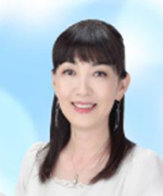 相談者やお相手の立場を考察し、お悩みに適した占術を選んで今後の指針を示す灯香先生のイメージ